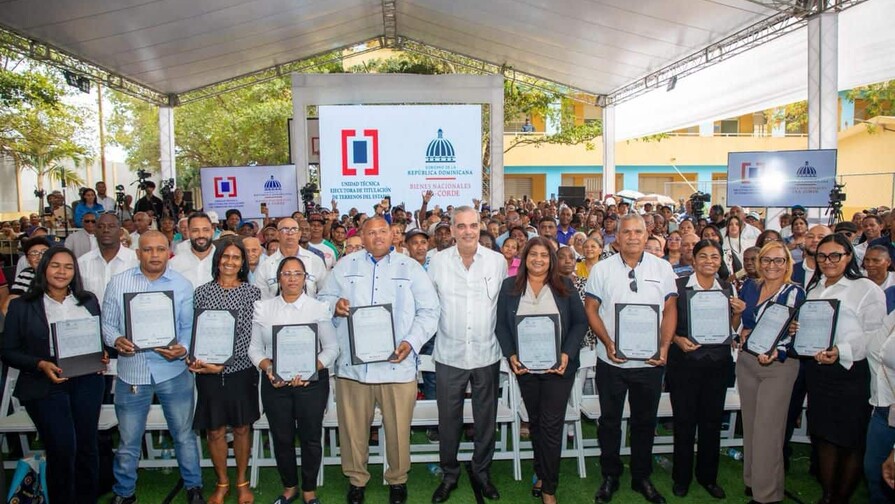el gobierno ha entregado mas de 163000 titulos de propiedad en rd afe3c935 focus 0.03 0 896 504