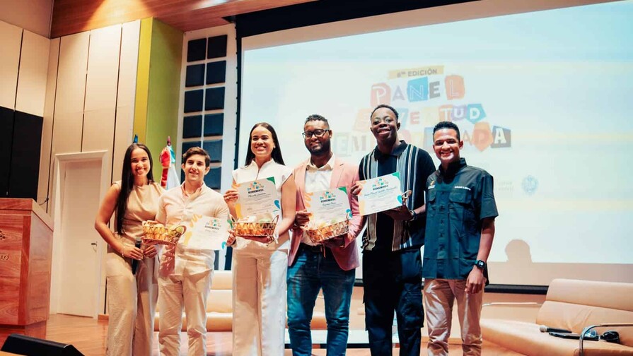 reconocimiento a jovenes en panel juventud empoderada 01f39c30 focus 0 0 896 504