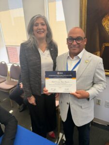 Rolfi Rojas recibe certificado en la OEA y reafirma compromiso con el servicio público